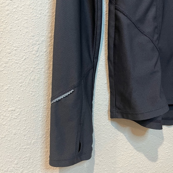 Athleta Grey Fitted Top Size Small Long Sleeve - Picture 4 of 7